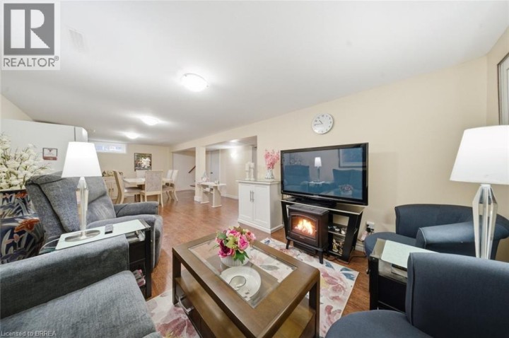 Photo 23 at 36 Hamilton Avenue, Echo Place, Brantford