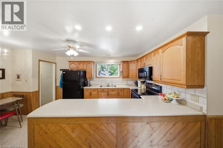 Photo 9 at 36 Hamilton Avenue, Echo Place, Brantford