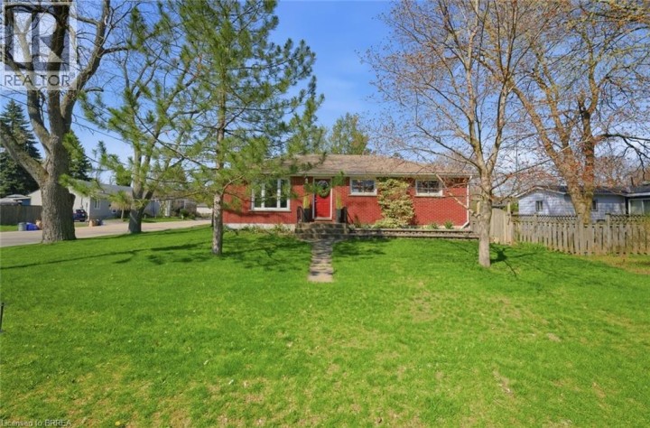 Photo 2 at 36 Hamilton Avenue, Echo Place, Brantford