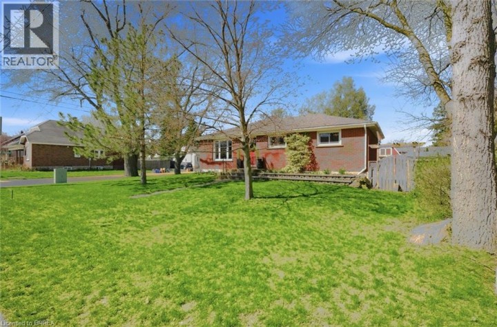 Photo 5 at 36 Hamilton Avenue, Echo Place, Brantford