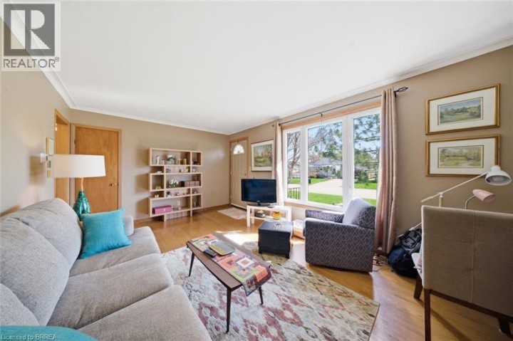 Photo 8 at 36 Hamilton Avenue, Echo Place, Brantford