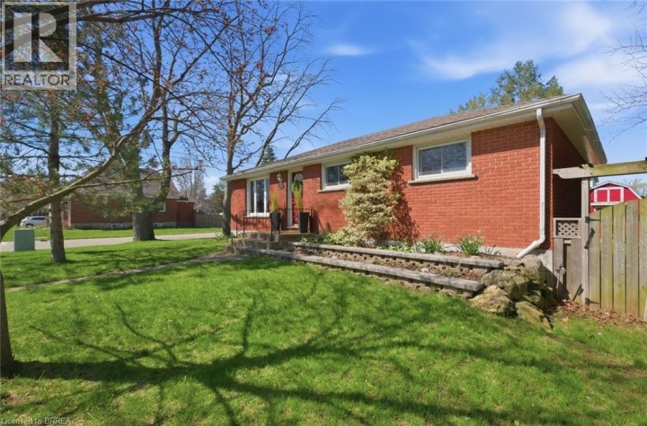 Photo 3 at 36 Hamilton Avenue, Echo Place, Brantford