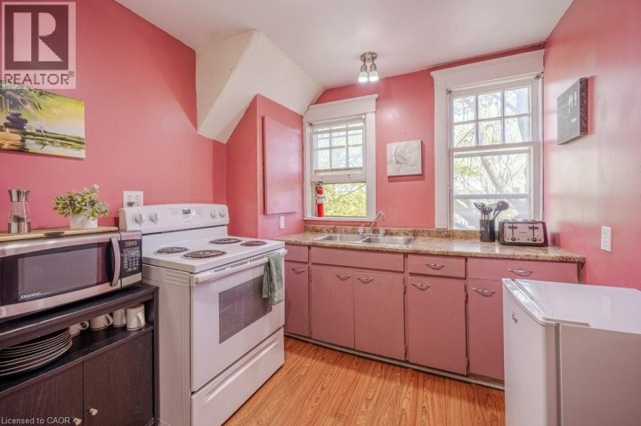 Photo 22 at 3 Glasgow Street, Uptown Waterloo / Westmount, Kitchener