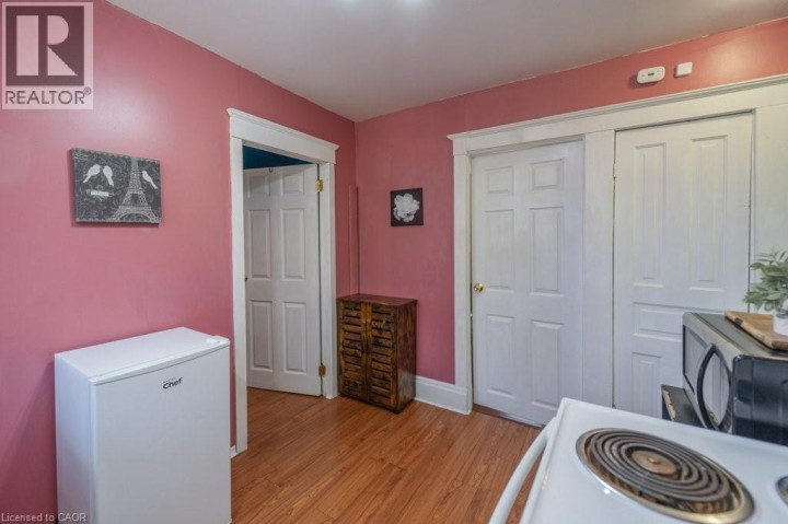 Photo 24 at 3 Glasgow Street, Uptown Waterloo / Westmount, Kitchener