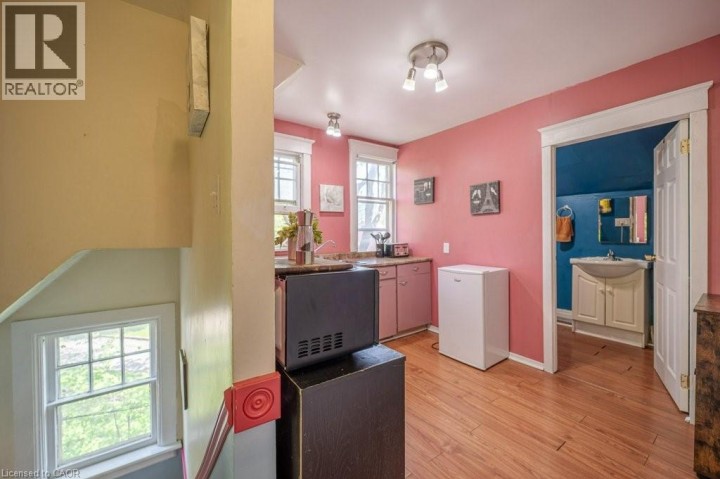 Photo 21 at 3 Glasgow Street, Uptown Waterloo / Westmount, Kitchener