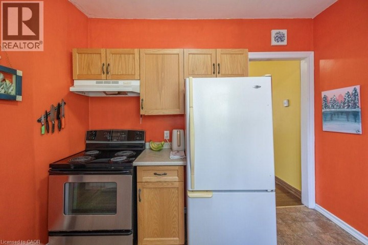 Photo 17 at 3 Glasgow Street, Uptown Waterloo / Westmount, Kitchener