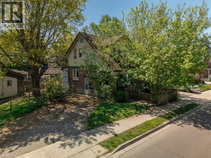 Photo 2 at 3 Glasgow Street, Uptown Waterloo / Westmount, Kitchener