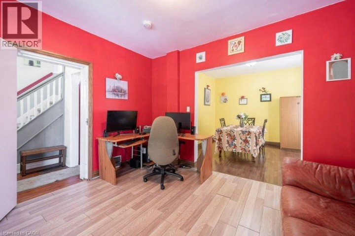 Photo 10 at 3 Glasgow Street, Uptown Waterloo / Westmount, Kitchener