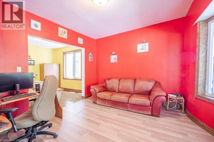 Photo 9 at 3 Glasgow Street, Uptown Waterloo / Westmount, Kitchener