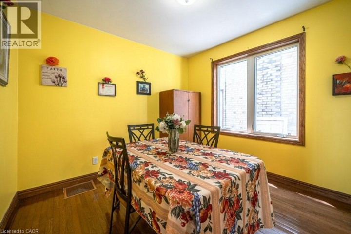 Photo 13 at 3 Glasgow Street, Uptown Waterloo / Westmount, Kitchener