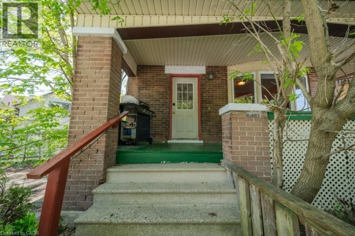 Photo 3 at 3 Glasgow Street, Uptown Waterloo / Westmount, Kitchener