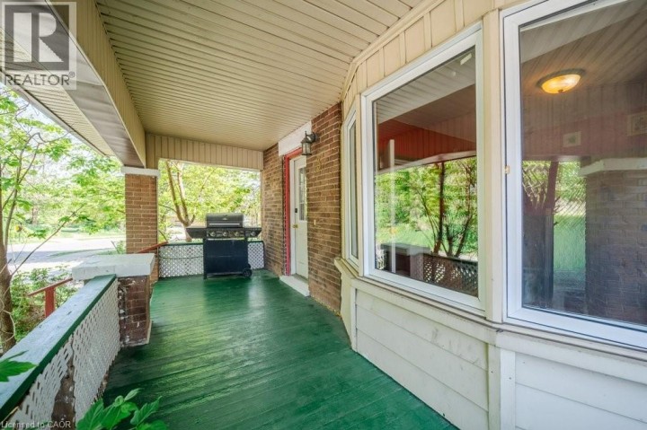 Photo 4 at 3 Glasgow Street, Uptown Waterloo / Westmount, Kitchener