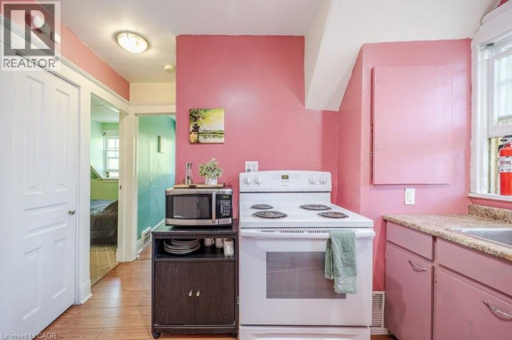 Photo 23 at 3 Glasgow Street, Uptown Waterloo / Westmount, Kitchener