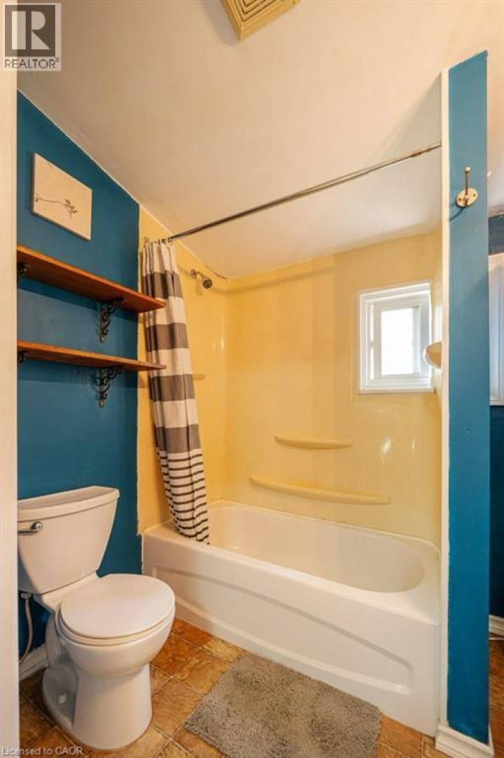 Photo 19 at 3 Glasgow Street, Uptown Waterloo / Westmount, Kitchener