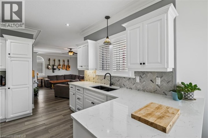 Photo 11 at 34 Pace Avenue, Eagle Place East, Brantford