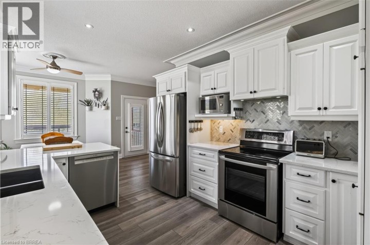 Photo 13 at 34 Pace Avenue, Eagle Place East, Brantford