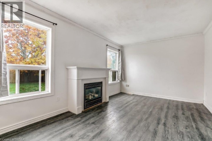 Photo 6 at 17 Stowe Terrace, Empire, Brantford