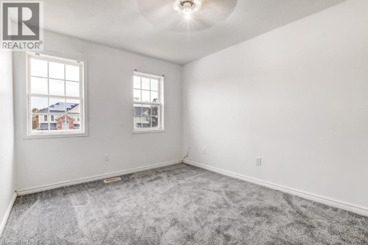 Photo 8 at 17 Stowe Terrace, Empire, Brantford