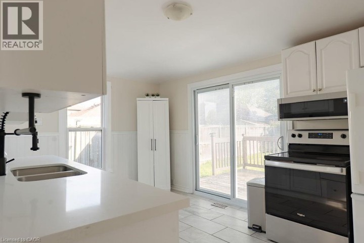 Photo 11 at 8 Dundas Street, Terrace Hill, Brantford
