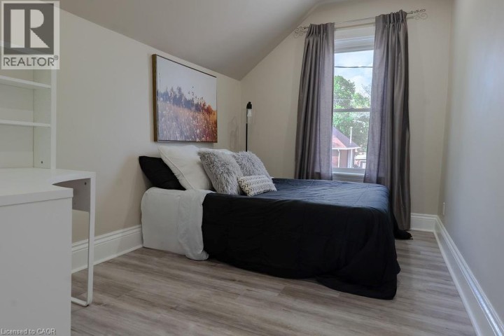 Photo 19 at 8 Dundas Street, Terrace Hill, Brantford