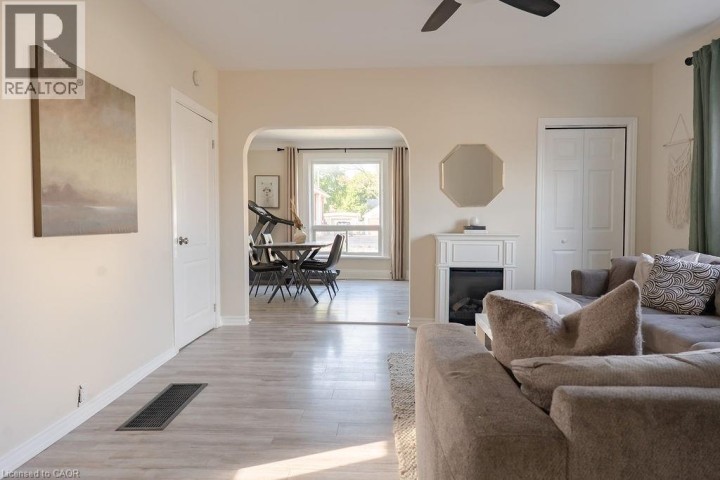 Photo 7 at 8 Dundas Street, Terrace Hill, Brantford