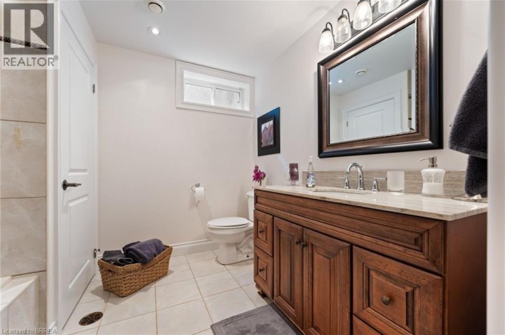 Photo 32 at 10 Gaywood Gardens, Ava Rd, Brantford