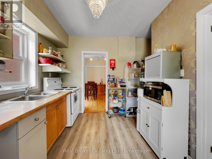 Photo 20 at 273-275 Brant Avenue, Brantford