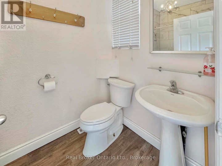 Photo 28 at 273-275 Brant Avenue, Brantford