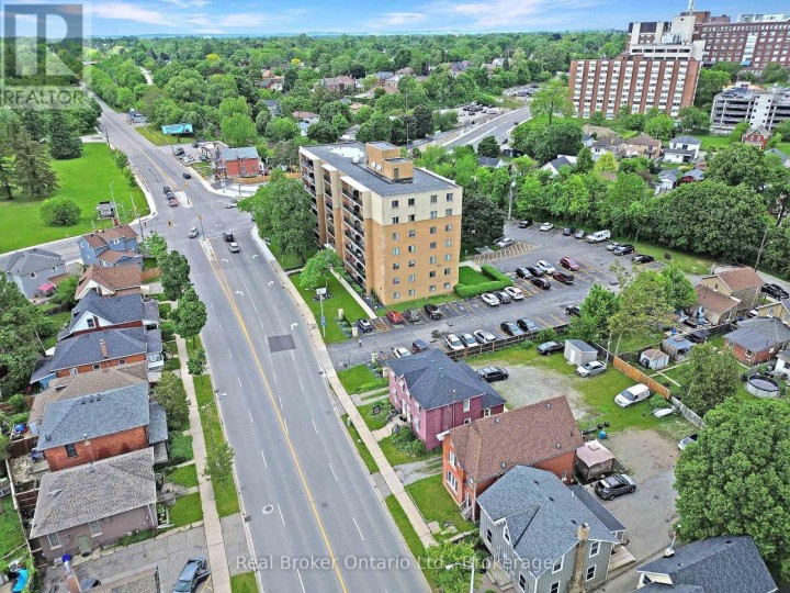 Photo 37 at 273-275 Brant Avenue, Brantford