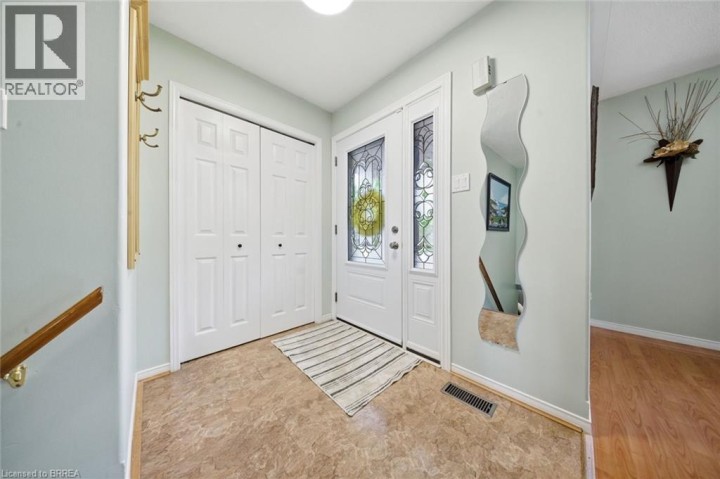 Photo 4 at 37 Anastasia Crescent, Brantwood Park, Brantford