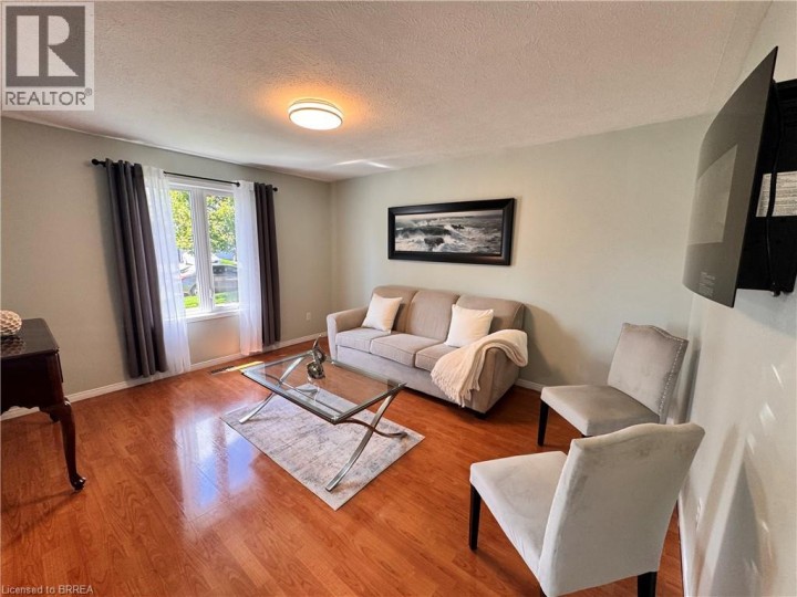 Photo 5 at 37 Anastasia Crescent, Brantwood Park, Brantford