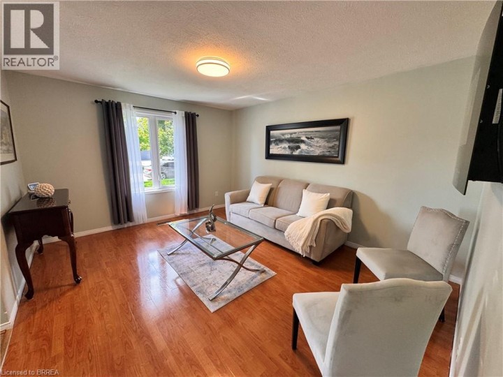 Photo 6 at 37 Anastasia Crescent, Brantwood Park, Brantford