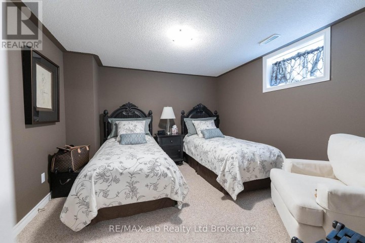 Photo 32 at 90 Weston Drive, Tillsonburg