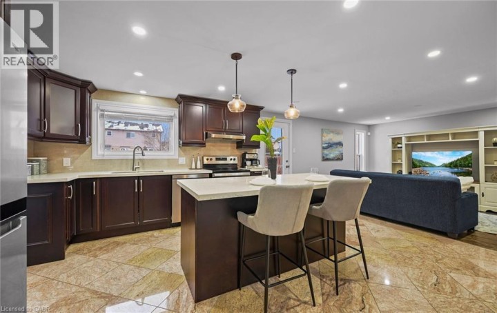 Photo 18 at 84 Viscount Road, Brantwood Park, Brantford