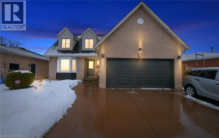 Photo 2 at 84 Viscount Road, Brantwood Park, Brantford