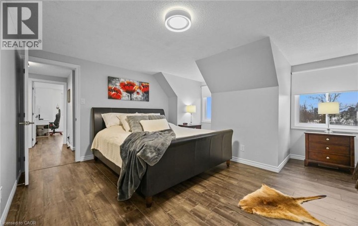 Photo 23 at 84 Viscount Road, Brantwood Park, Brantford