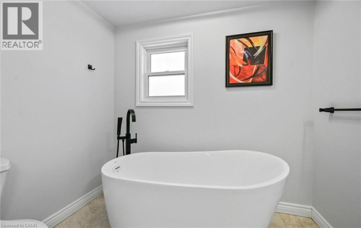 Photo 26 at 84 Viscount Road, Brantwood Park, Brantford