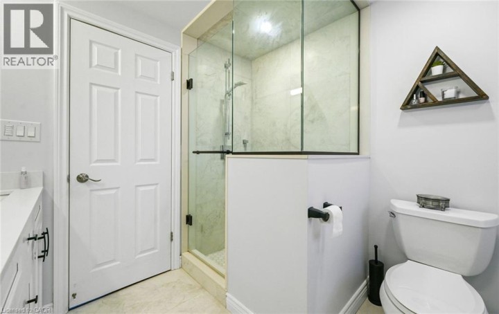 Photo 27 at 84 Viscount Road, Brantwood Park, Brantford