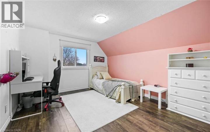 Photo 28 at 84 Viscount Road, Brantwood Park, Brantford