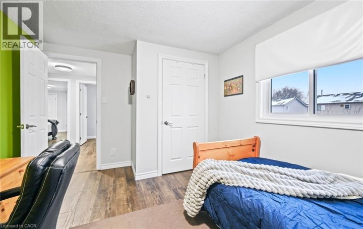 Photo 31 at 84 Viscount Road, Brantwood Park, Brantford