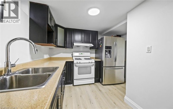 Photo 36 at 84 Viscount Road, Brantwood Park, Brantford