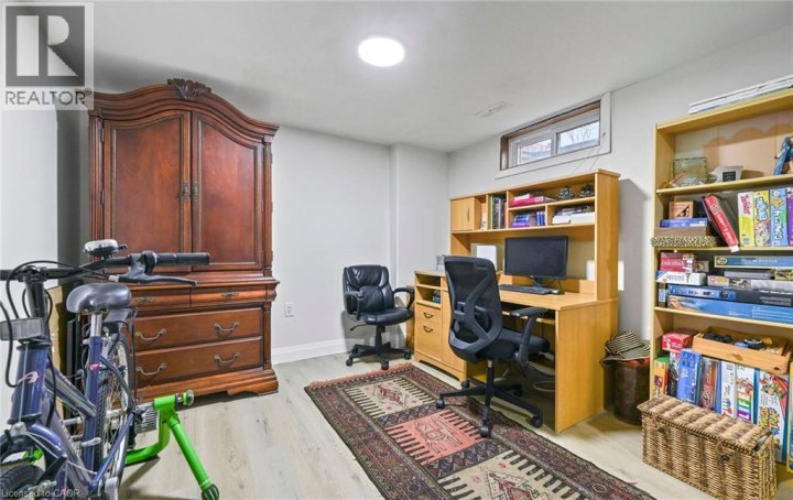 Photo 38 at 84 Viscount Road, Brantwood Park, Brantford
