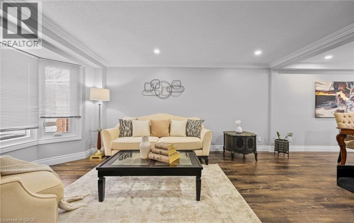 Photo 4 at 84 Viscount Road, Brantwood Park, Brantford