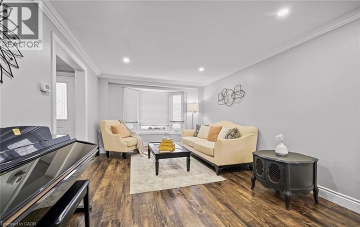 Photo 5 at 84 Viscount Road, Brantwood Park, Brantford