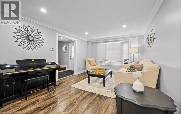 Photo 6 at 84 Viscount Road, Brantwood Park, Brantford