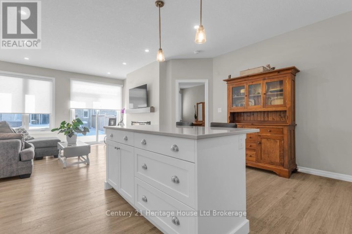 Photo 10 at 19 Livingston Drive, Tillsonburg