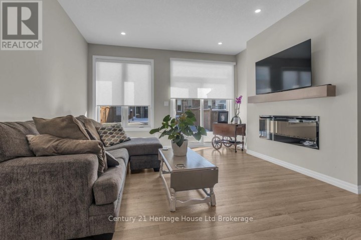 Photo 13 at 19 Livingston Drive, Tillsonburg