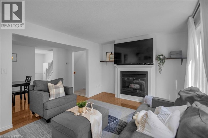 Photo 10 at D - 52 Harris Avenue, North Park / Wood St., Brantford