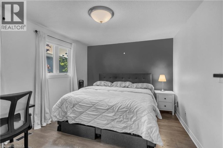 Photo 19 at D - 52 Harris Avenue, North Park / Wood St., Brantford