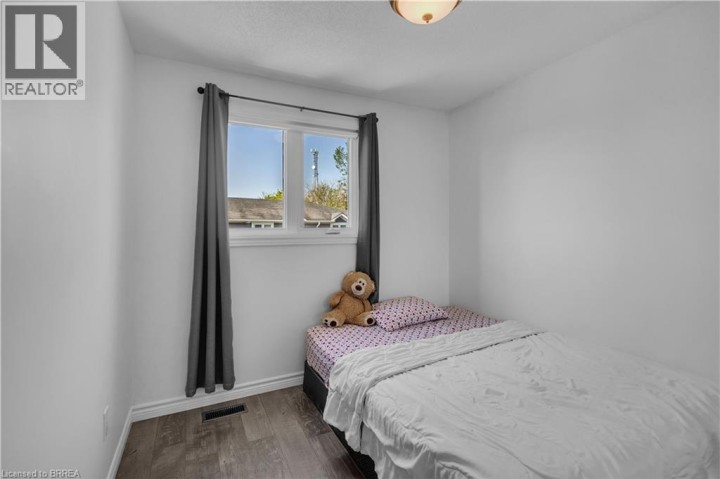 Photo 22 at D - 52 Harris Avenue, North Park / Wood St., Brantford